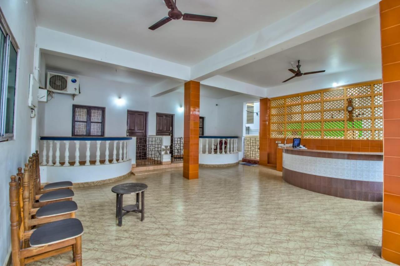 Advik Apartments Marmagao Bagian luar foto
