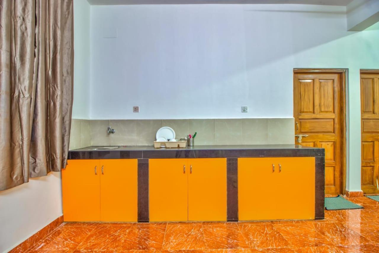 Advik Apartments Marmagao Bagian luar foto