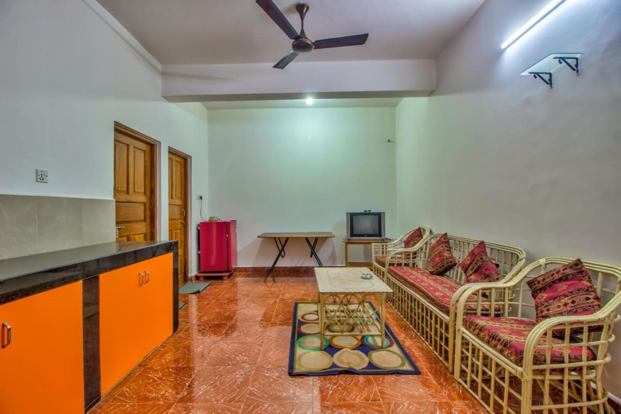 Advik Apartments Marmagao Bagian luar foto